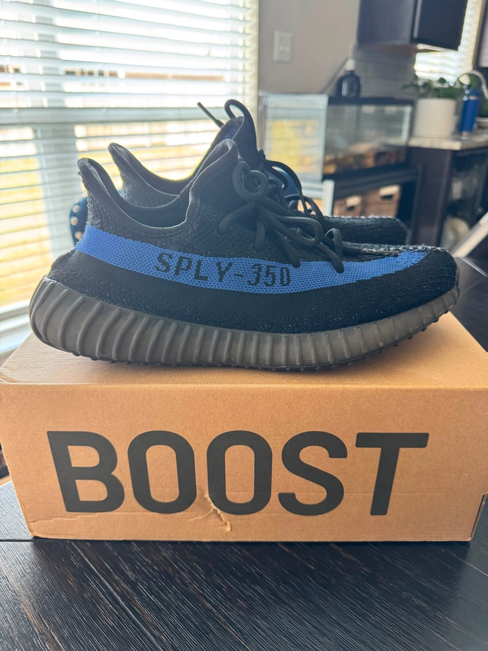 Authentic Yeezy Boost 350 V2 low dazzling Blue Stripe Sneakers